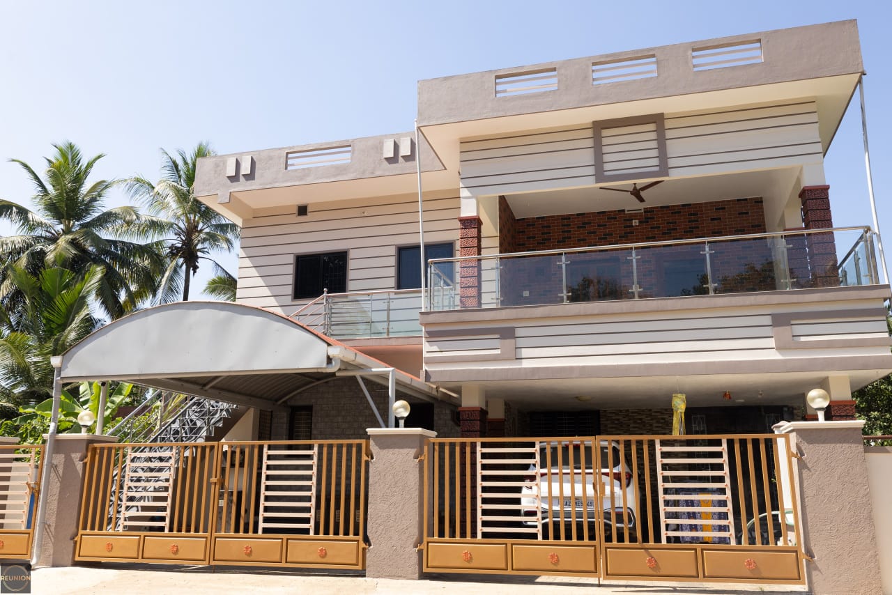 Charm Villa gallery image 1