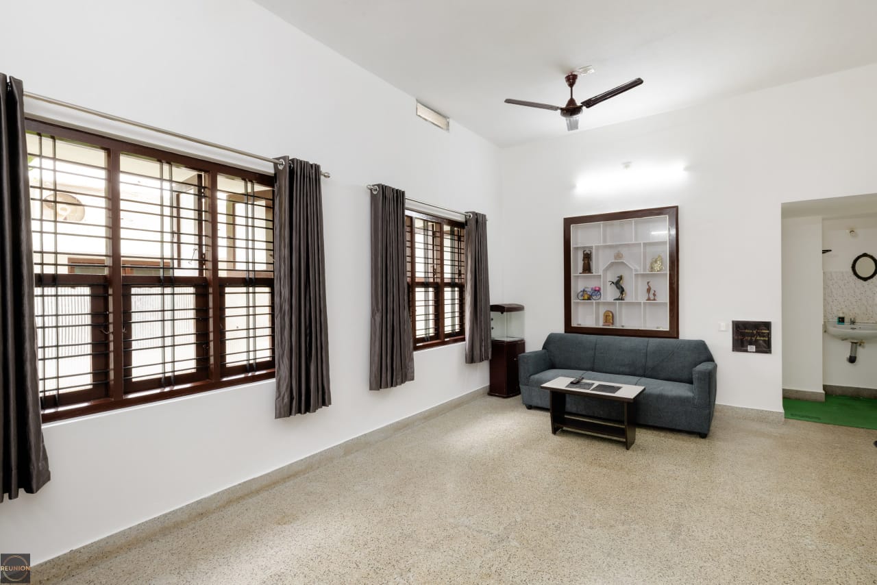 Regal Villa gallery image 7
